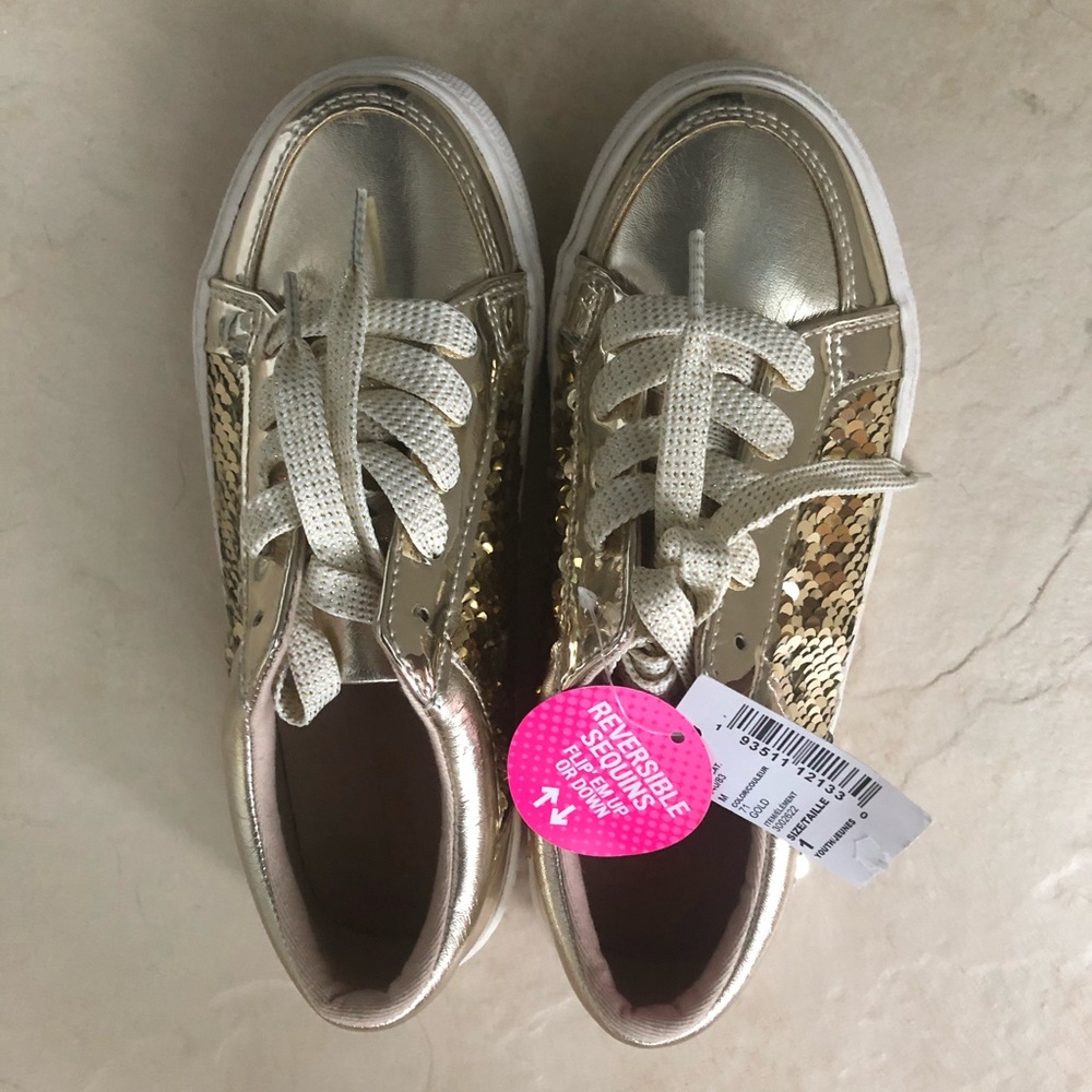 Children’s place gold sneakers size 1 NWT